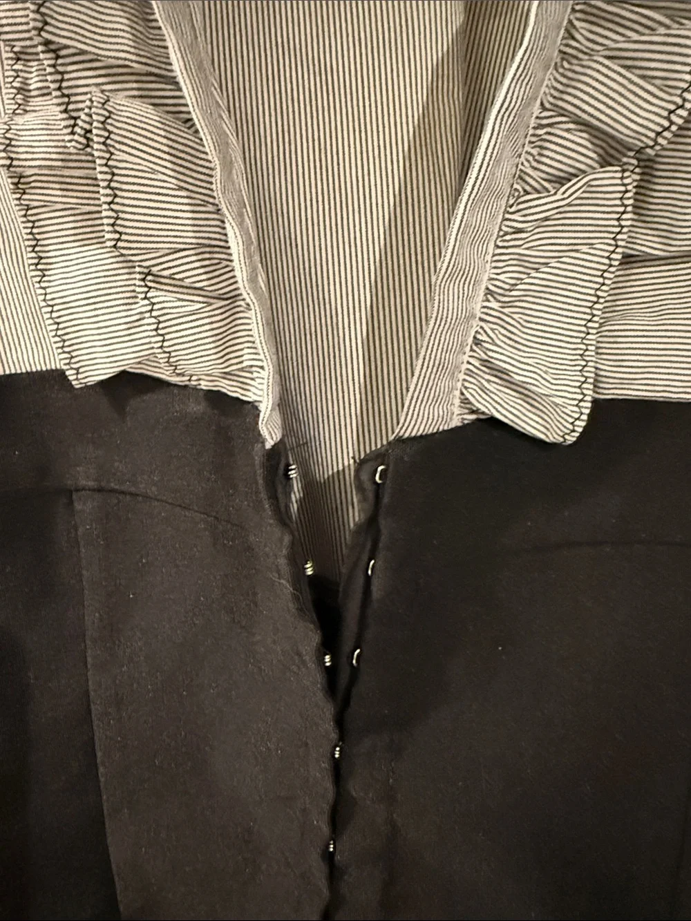 Women's Corset Like Sleeveless Top - Picture 3 of 3
